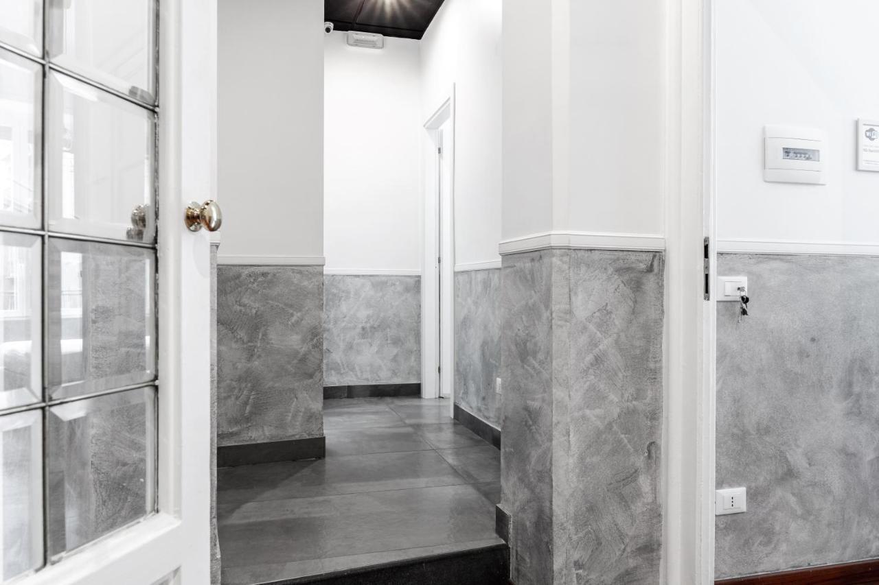 Toledostop Наполи Екстериор снимка Marble staircase