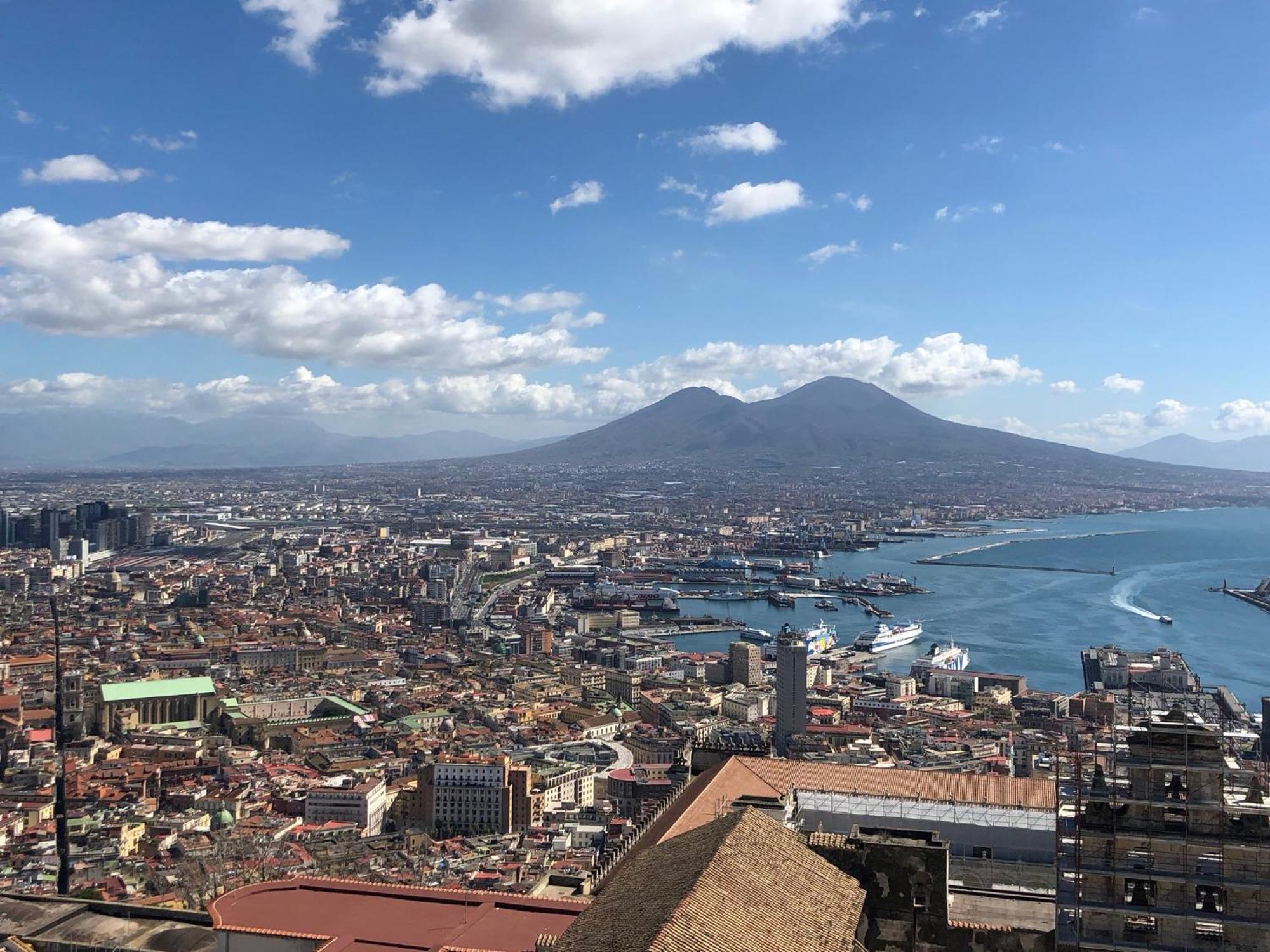Toledostop Наполи Екстериор снимка View of the city of Naples