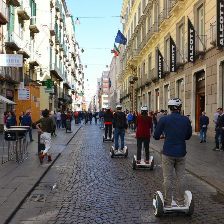 Toledostop Наполи Екстериор снимка Segway tour in Madrid, Spain