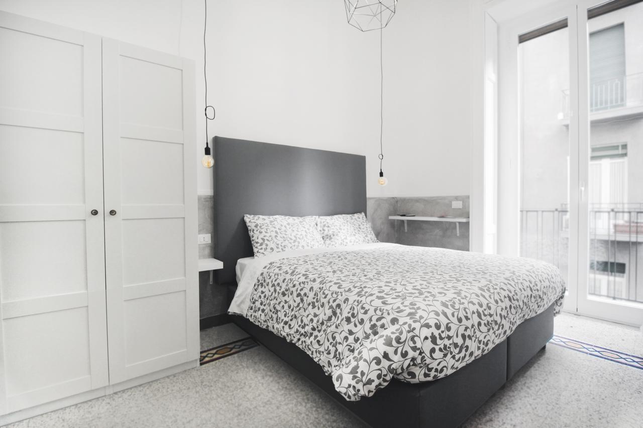 Toledostop Наполи Екстериор снимка A bedroom