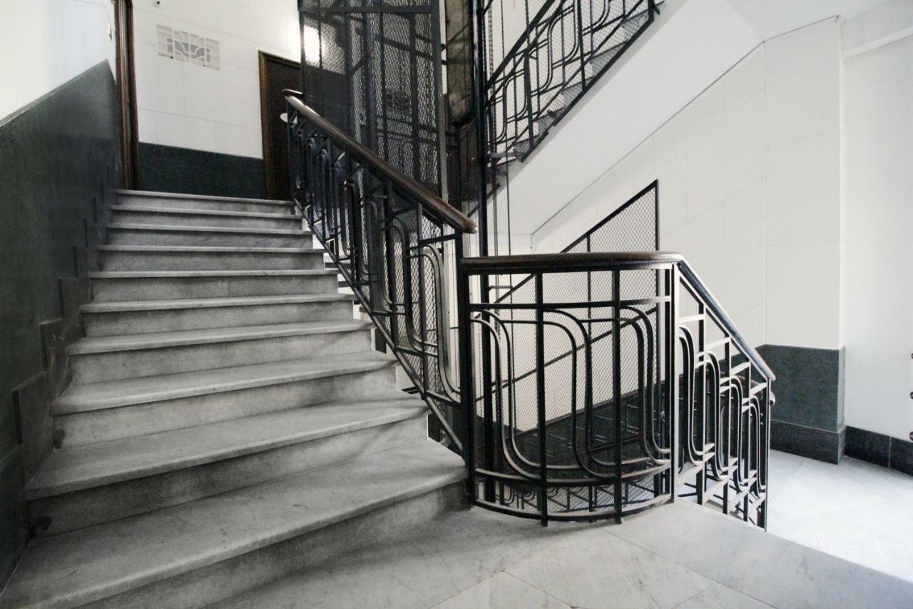 Toledostop Наполи Екстериор снимка Interior of the main building